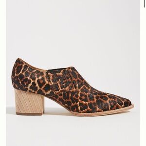 Anthropologie Bill Blass Tina Western Shooties Leopard 7.5‎
